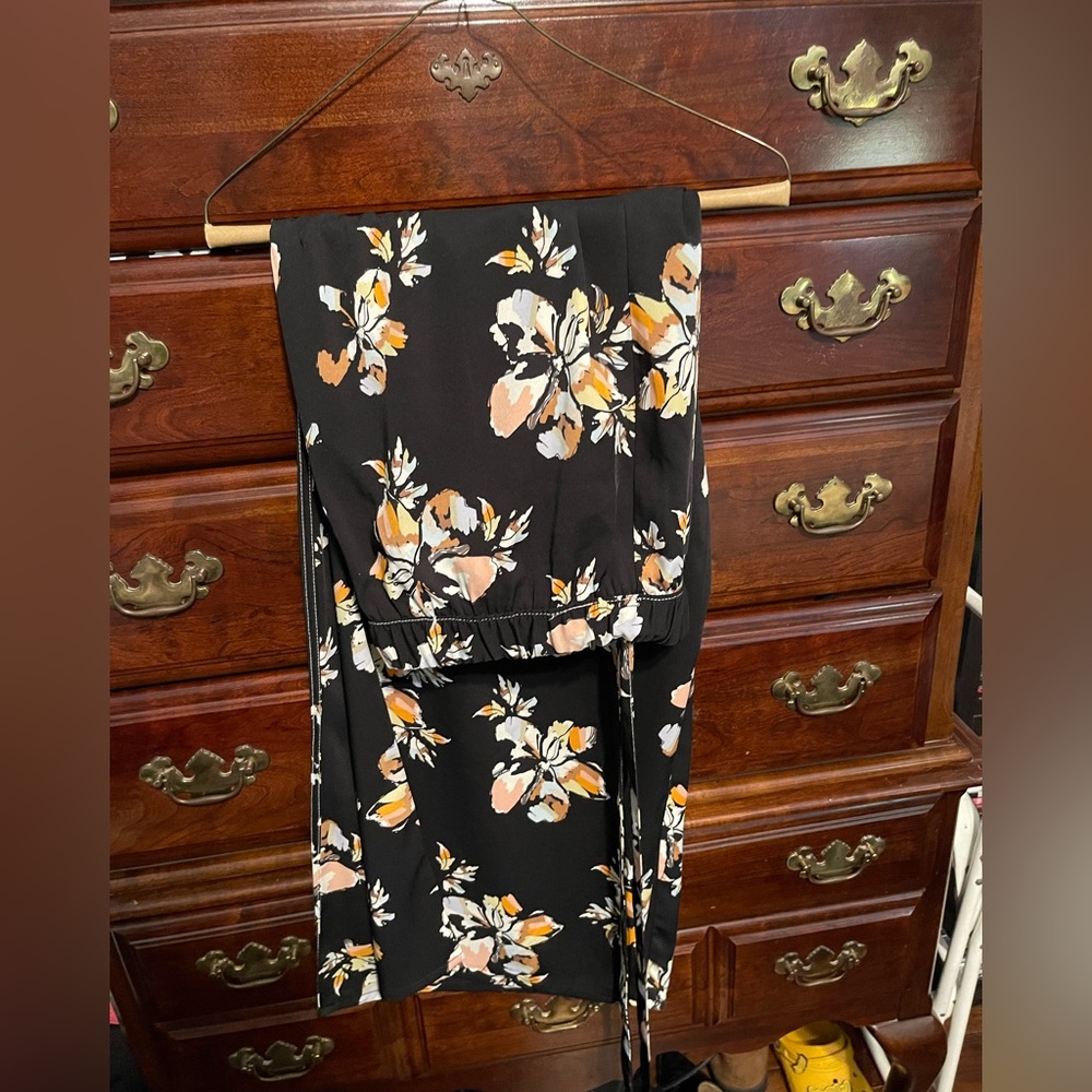 Wide leg pants with self tie